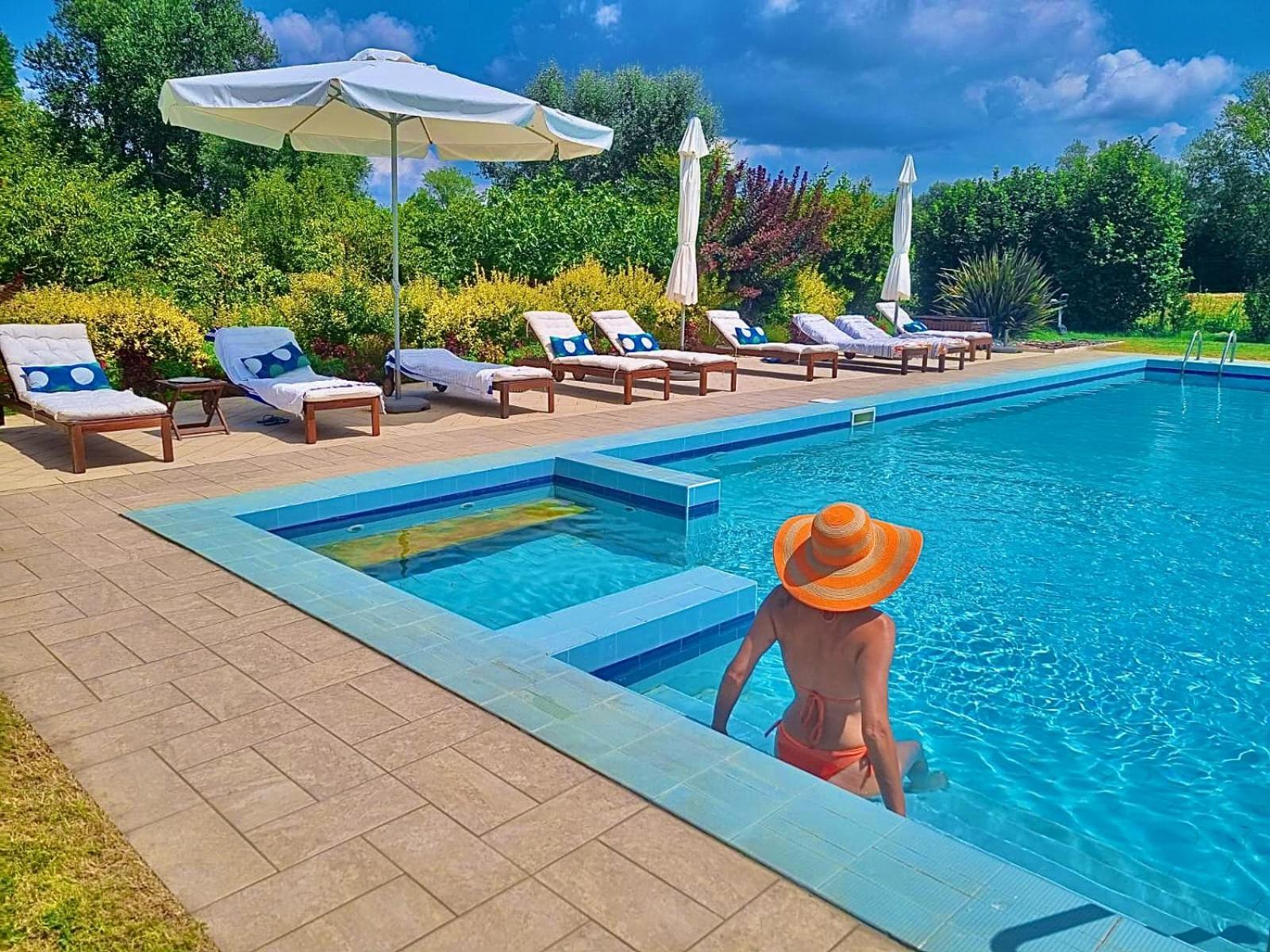 Ca' Leone - Regina Vittoria - Apartment With Pool Мира Экстерьер фото